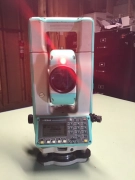 Nikon DTM-522 Total Station, Two Battery, Two DB9 serial cables Charger, Case