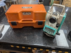 Nikon Electronic Digital Theodolite NE-100 In Hard Case