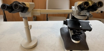 Nikon Labophot-2 Microscope with 5 Objectives and Teaching Head Warranty