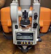 NIKON MODEL NE-20H DIGITAL THEODOLITE
