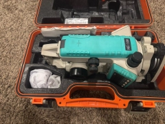 NIKON NE-100 DIGITAL THEODOLITE WITH ORIGINAL CARRY CASE !  W