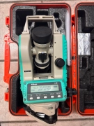 Nikon NE-101 Digital Construction Theodolite - White/Blue