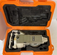 NIKON NE-20S Digital Electronic Theodolite Transit - Turns On - Untested
