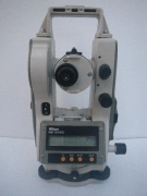 Nikon NE-20SC Digital Theodolite Used w/Case Battery Works Well Minor Haze Lens