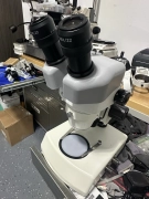 Nikon SMZ-660 Stereozoom Microscope 8-50X on Lighted Desktop Stand