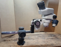 Nikon SMZ660 Zoom Stereo Microscope with Nikon C-W10XA/22 eyepieces