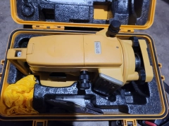 TOPCON DT-104 DIGITAL THEODOLITE,TRANSIT,TRIMBLE,SPECTRA,BUILDERS,NIKON,SOKKIA