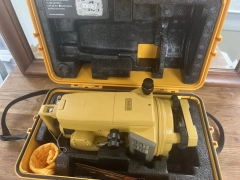 TOPCON DT-104L DIGITAL LASER THEODOLITE, CASE, INSTRUCTIONS