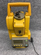 TOPCON GPT-3005LW PRISMLESS SURVEYING TOTAL STATION,TRIMBLE,LEICA,NIKON,SOKKIA